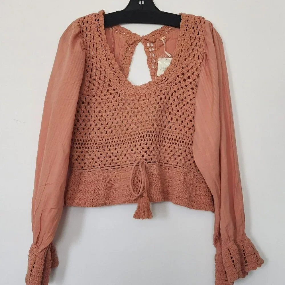 NWT FREE PEOPLE -‎ M - Megan Crochet Top in Coral Sand